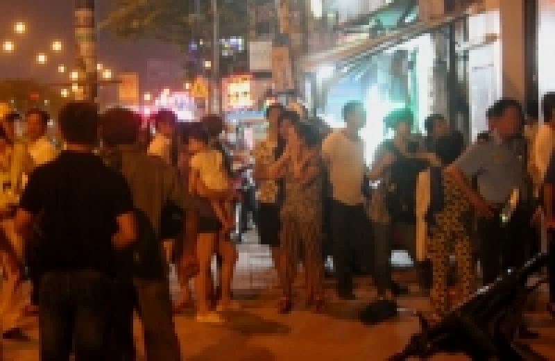 Ch&aacute;y chung cư cao cấp 17 tầng, h&agrave;ng trăm người hoảng sợ