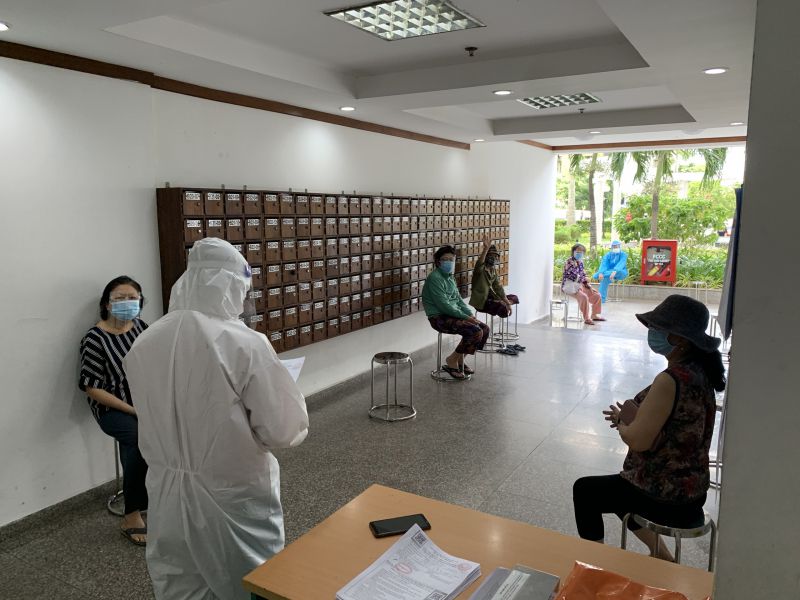 Tiêm vaccine tại chung cư, nhiều cái lợi