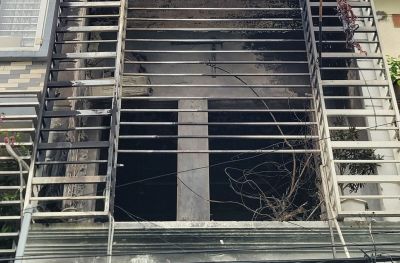 Nh&agrave; c&oacute; 'chuồng cọp' c&agrave;ng ki&ecirc;n cố, khi ch&aacute;y c&agrave;ng kh&oacute; tho&aacute;t nạn